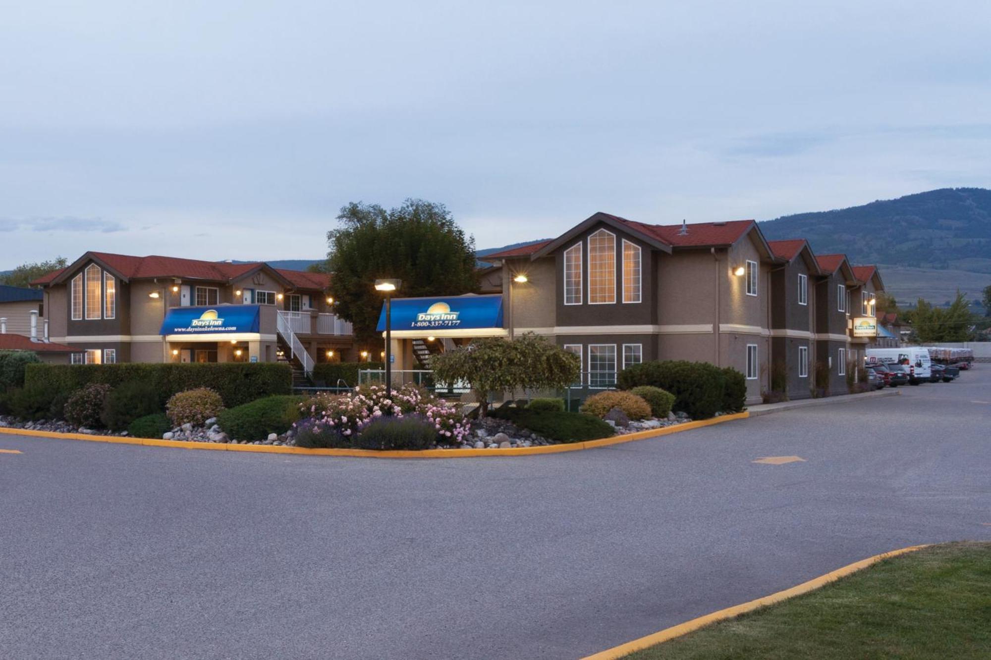 Days Inn By Wyndham Kelowna Exteriör bild