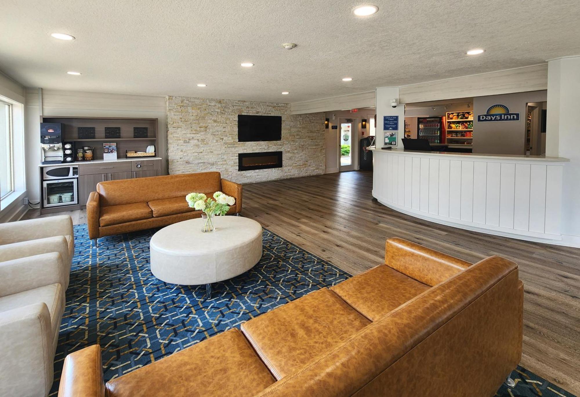 Days Inn By Wyndham Kelowna Exteriör bild