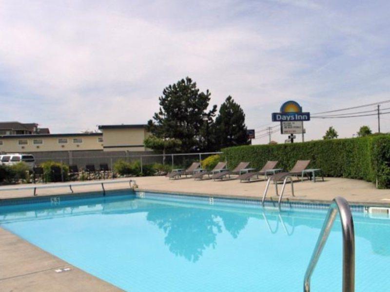 Days Inn By Wyndham Kelowna Exteriör bild